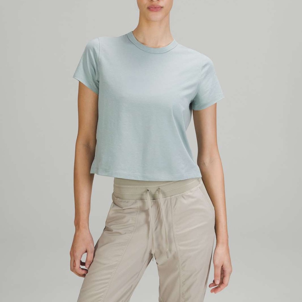 lululemon classic fit cotton blend tee shirt silver blue size 2 sold out color